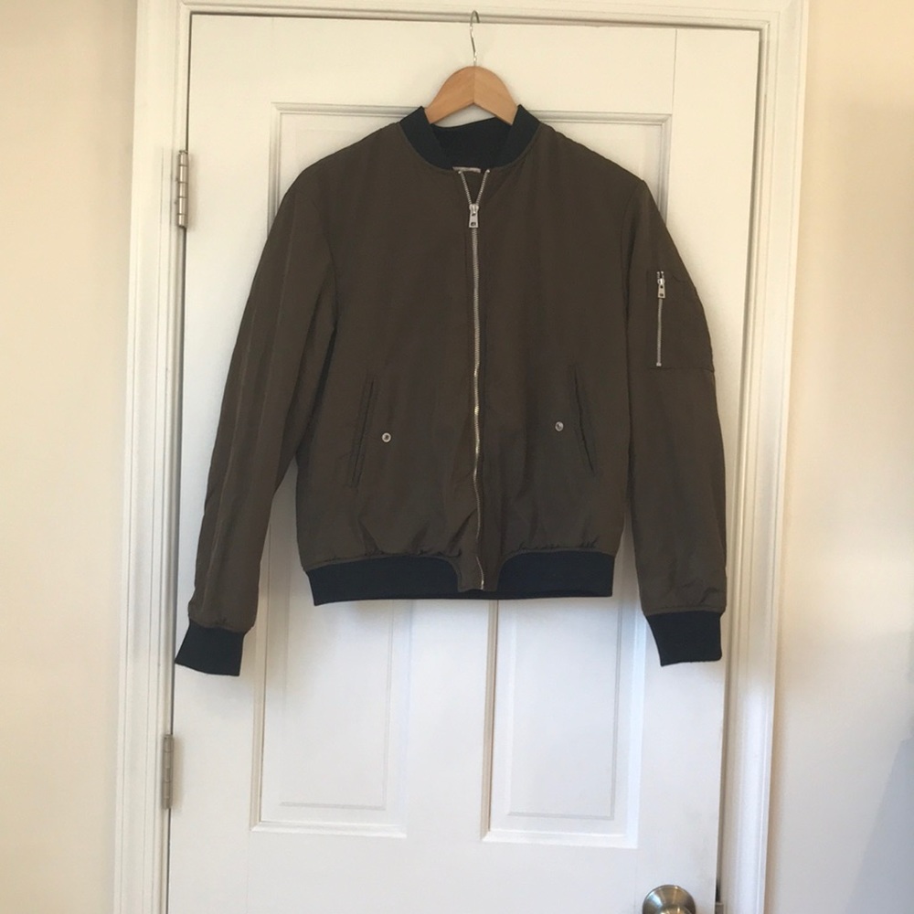 Super cute army green Zara jacket. Super warm!